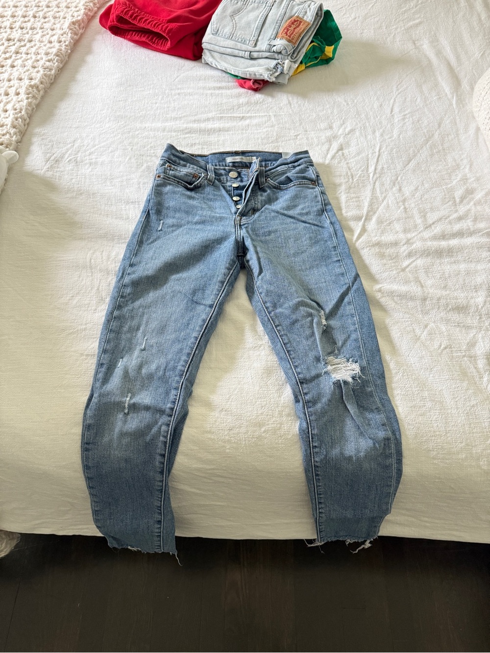 Levi’s Wedge Skinny Women’s Distressed Light Blue Jeans